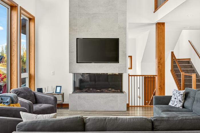 Gas fireplace and TV in the living room